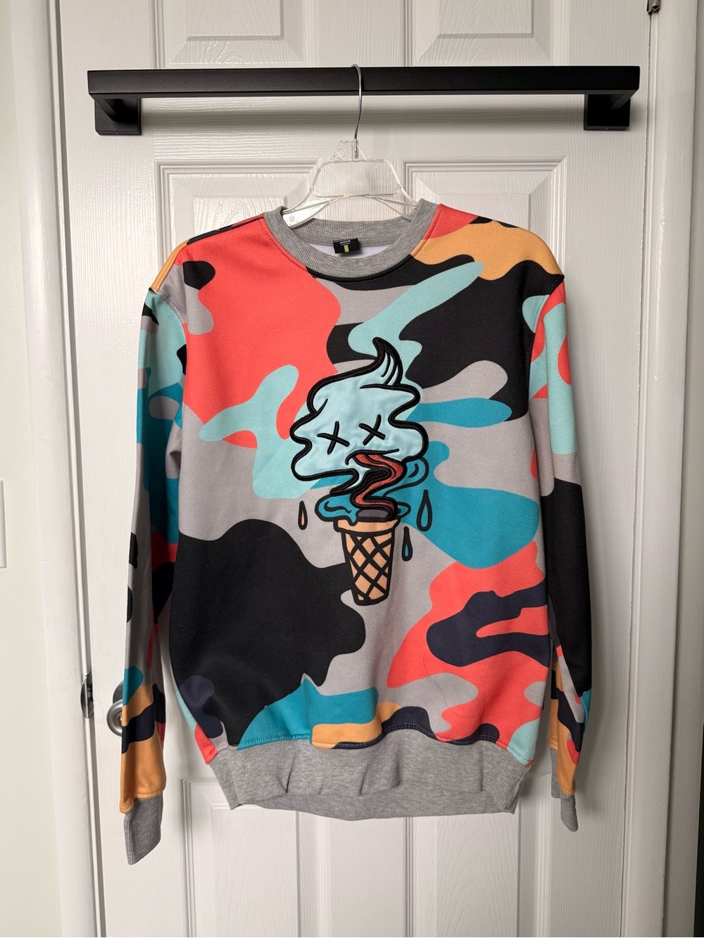 Multicolor Camouflage Crewneck Sweatshirt with Ice Cream Graphic